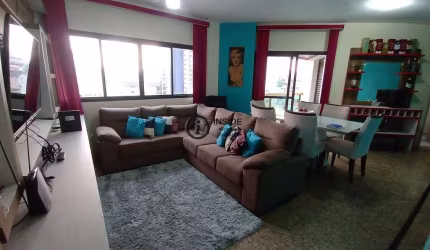 Apartamento na enseada com 3 quartos e 1 vaga