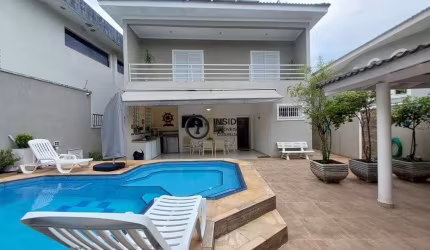 Casa frente mar na praia da Enseada no Guarujá