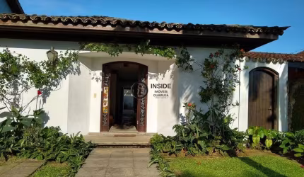 Casa de 3 quartos com suíte na enseada guarujá