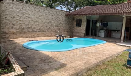 Casa com piscina e área gourmet na enseada Guarujá