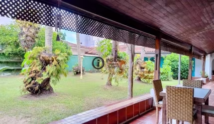 Casa Térrea ampla com 4 quartos próxima à praia