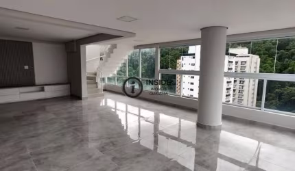 Cobertura duplex com 3 suítes e jacuzzi privativa