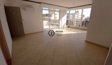 Cobertura na praia da enseada com 3 suítes