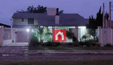 Casa de Alto Padrão a 200m do Mar - Conforto e Sofisticação em Imbé
