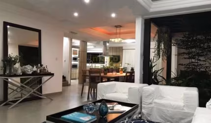 Casa para Venda no bairro Ariribá em Balneário Camboriú, 3 quartos sendo 3 suítes, 4 vagas, Mobiliado, 405 m² de área total, 380 m² privativos,