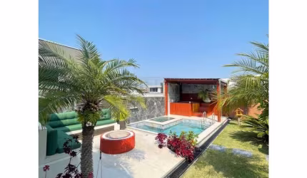 Casa para Venda no bairro Santa Regina em Camboriú, 3 quartos sendo 1 suíte, 2 vagas, Mobiliado, 456 m² de área total, 456 m² privativos,