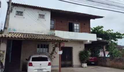 Casa para Venda no bairro Monte Alegre em Camboriú, 4 vagas, 288 m² de área total,