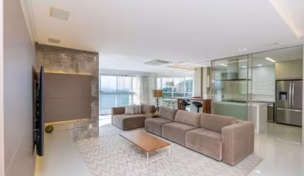 Apartamento para Locação Anual no bairro Centro em Balneário Camboriú, 2 quartos sendo 3 suítes, 4 vagas, Mobiliado, 464 m² de área total, 237 m² privativos,