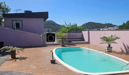 Uma bela casa a venda em SJ!!!