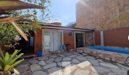 Casa à Venda - Maresias, São Sebastião - 150m2  - 8 Quartos - a 400 metros da praia