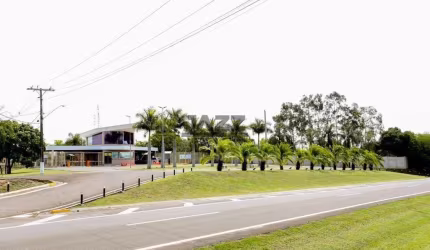 Casa de alto padrão à venda, com 1200m² de terreno, 4 quartos, 4 banheiros e piscina, no Condomínio Colinas do Piracicaba