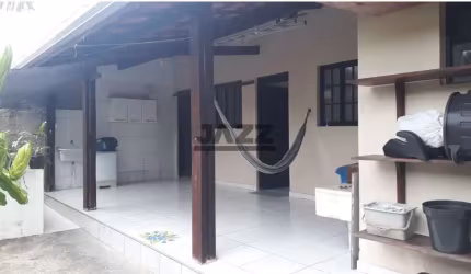 Casa à Venda em Indaia a 600 metros da praia em Caraguatatuba