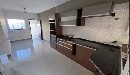 Casa à venda no bairro Altos do Taquaral, com 175 m², dois quartos, um banheiro e duas vagas de garagem