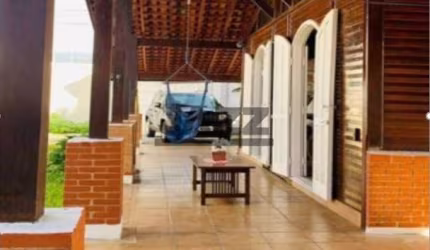 Fantástica casa a 700 m da praia do Indaia em Caraguatatuba