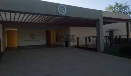 Casa à venda com 143 m², três quartos, três banheiros, hidromassagem e quatro vagas de garagem no Condomínio Park Unimep Taquaral