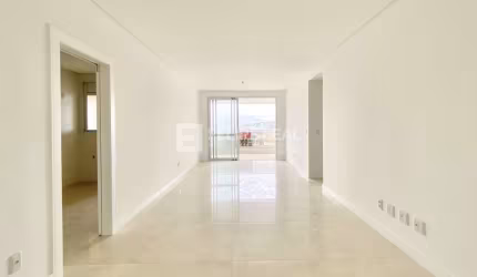 Apartamento em Campinas - São José, SC
