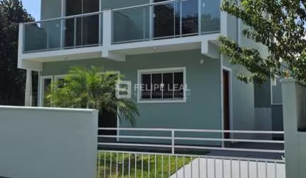 Sobrado com Amplo Terreno em Forquilhas  -  São José