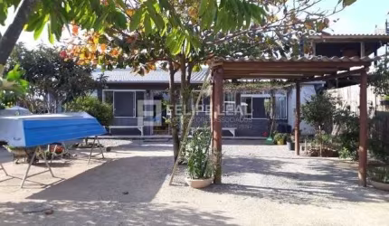 Casa em Araçatuba - Imbituba, SC
