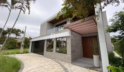 Casa em Jurerê Internacional  -  Florianópolis