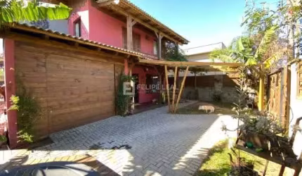 Casa em Rio Tavares - Florianópolis, SC