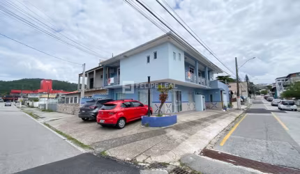 Casa Comercial em Bela Vista - São José, SC