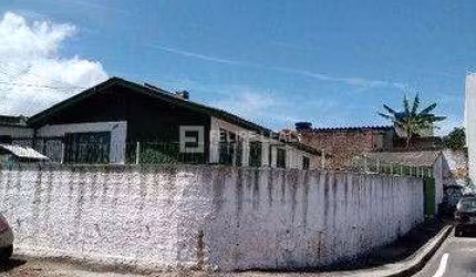 Casa de 3 dormitórios com amplo quintal em Forquilhinhas  -  São José