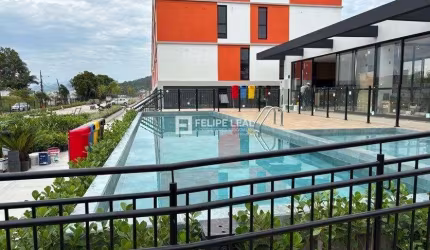 Apartamento em Serraria - São José, SC