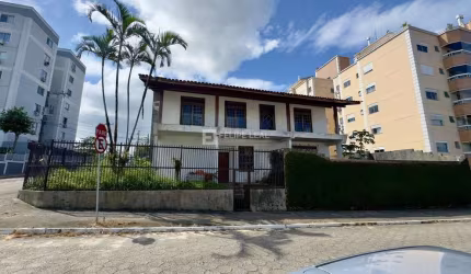 Casa bem localizada no Ipiranga  -  São José
