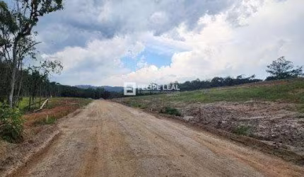 Lote / Terreno em Forquilhinhas  -  São José