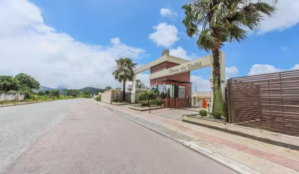 Apartamento de 02 dormitórios em Sertão do Maruim  -  São José