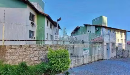 Apartamento com 02 dormitórios em Capoeiras - Florianópolis, SC