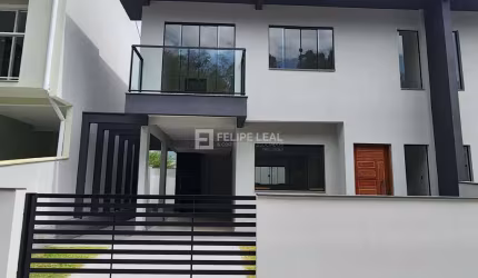 Sobrado em Forquilhas  -  São José
