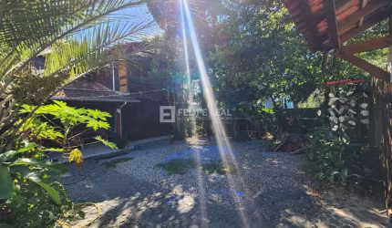 Casa em Guarda do Embaú  -  Palhoça