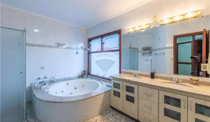 Vende casa no Condomínio Chácara Flora com  900m² de terreno e 442,50 m² de a.c.