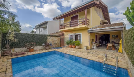 RE/MAX  VENDE CASA LOTEAMENTO CAMINHOS DE SAN CONRADO - 3 QUARTOS - 1 SUÌTE  - PISCINA - CHURRASQUEIRA