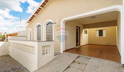 RE/MAX Vende Casa  em Campinas, SP. São 2 casas pelo valor de uma, R$673.500,00