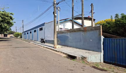 RE/MAX VENDE OU ALUGA 2 Galpões Industriais no mesmo terreno em Sao Joao da Boa Vista SP