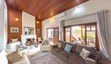 RE/MAX VENDE Casa em Condomínio 4 quartos 4 suítes 2 vagas 275m² R$ 2.050.000 Parque da Hípica, Campinas/SP