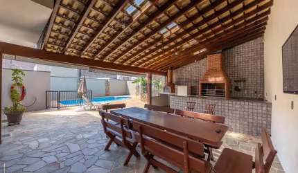 RE/MAX Vende Casa -R$ 1.247.000,00 - 4 quartos, 1 suíte na Vila Marieta - Campinas -SP