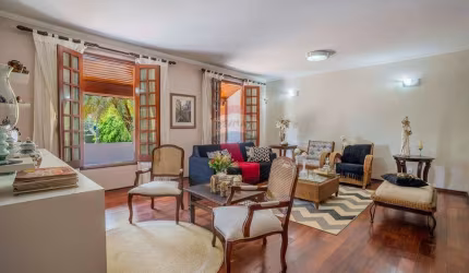 RE/MAX VENDE Casa no bairro Nova Campinas, com 3 quartos (1 suíte), 281m2 por R$ 1.499.000