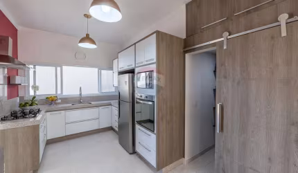 RE/MAX VENDE Casa à Venda  3 quartos  1 suíte  R$ 1.870.000,00   232, 26 m²  Residencial Terras de São Francisco  Vinhedo-SP