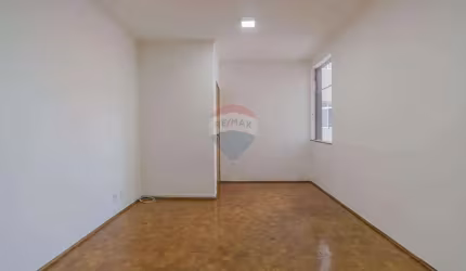 REMAX VENDE apartamento 2 quartos, 2 banheiros, 1 vaga coberta, sala 2 ambientes, 3º andar - Botafogo