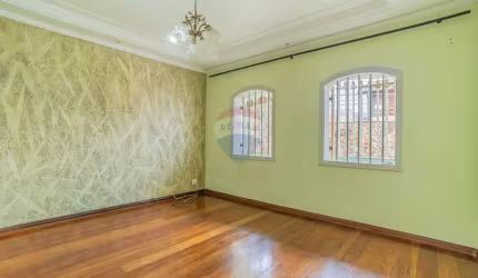 RE/MAX Vende Casa R$999.900 - 250m², 4 quartos, 1 suíte, 4 vagas  - Jardim dos Oliveiras, Campinas, São Paulo