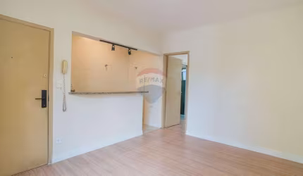 RE/MAX VENDE apartamento 1 quarto, recém reformado, sala ampla, 5º andar - Centro - Campinas / SP