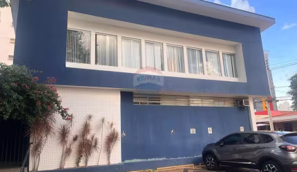 RE/MAX ALUGA Casa Comercial no Cambuí - Campinas - R$ 20000,00