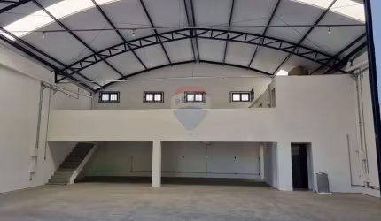 RE/MAX ALUGA Barracão para  / Jd Do trevo 359M² Campinas SP