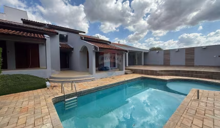 RE/MAX ALUGA CASA EM CONDOMÍNIO FECHADO EM BETEL - PAULÍNIA - R$8.000/MÊS
