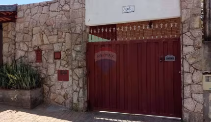 RE/MAX Aluga Casa Jardim Madalena Campinas SP R$2.900,00