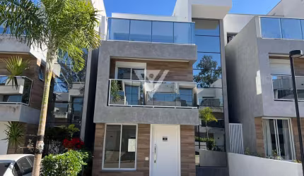 Casa em condomínio fechado com 3 quartos à venda na Avenida São Camilo, 1647, Granja Viana, Cotia, 169 m2 por R$ 799.000