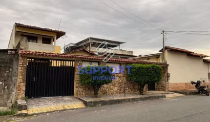 Duas casas à venda na Praia do Morro em Guarapari-ES - Support Corretora de Imóveis